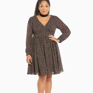 EUC V-cut Skater Dress w/ Balloon Cuff Sleeves